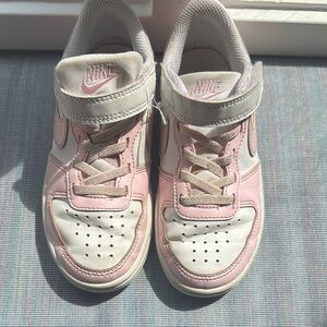 Nike Girls Court - Size 12